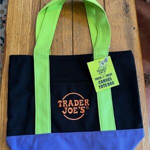 🎃FREE SHIPPING🎃 Trader Joe’s Mini Tote Black and Green Trick or Treat Bag